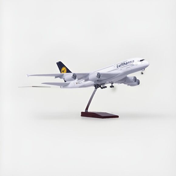 Lufthansa Airbus A380 Airplane Model 1:160 Scale - Picture 1 of 13